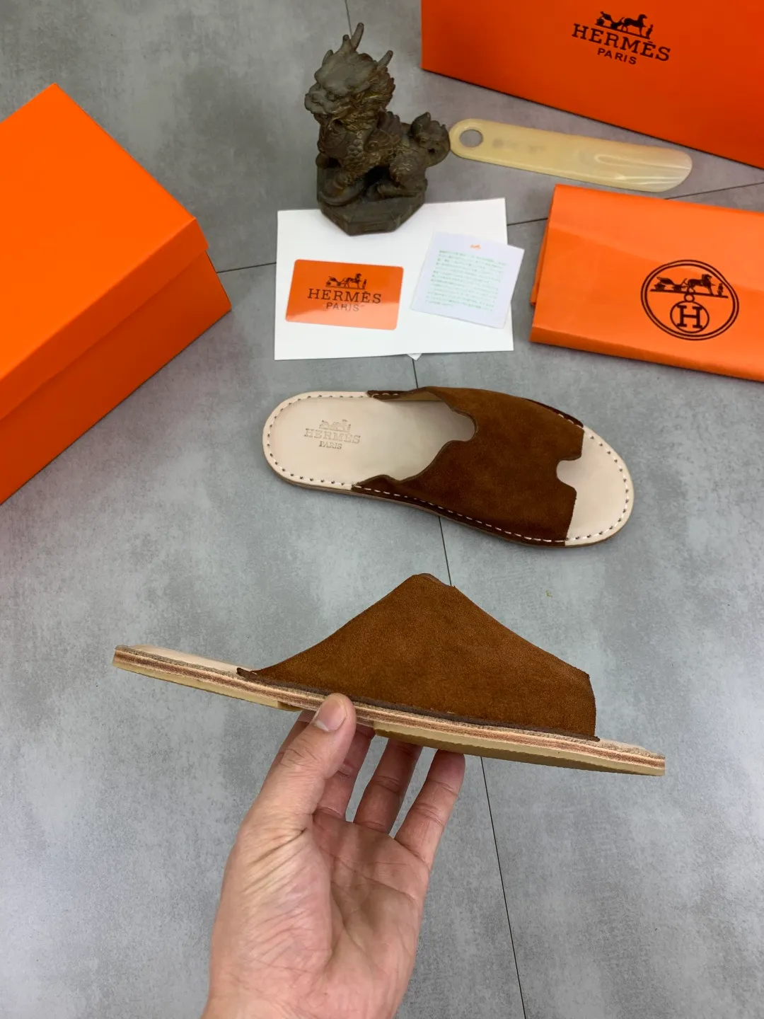 Men's men's shoes 💰P360 new model (genuine leather outsole series) new colors are coming simultaneously on the official website [HERMES] Hermès series: original development, original anatomy display, exclusive outsole [Material] Sole: original genuine leather sole with cow essence film 🌸. Fabric Original calfskin Lining: Imported cowhide, delicate and soft Code number: 38-44